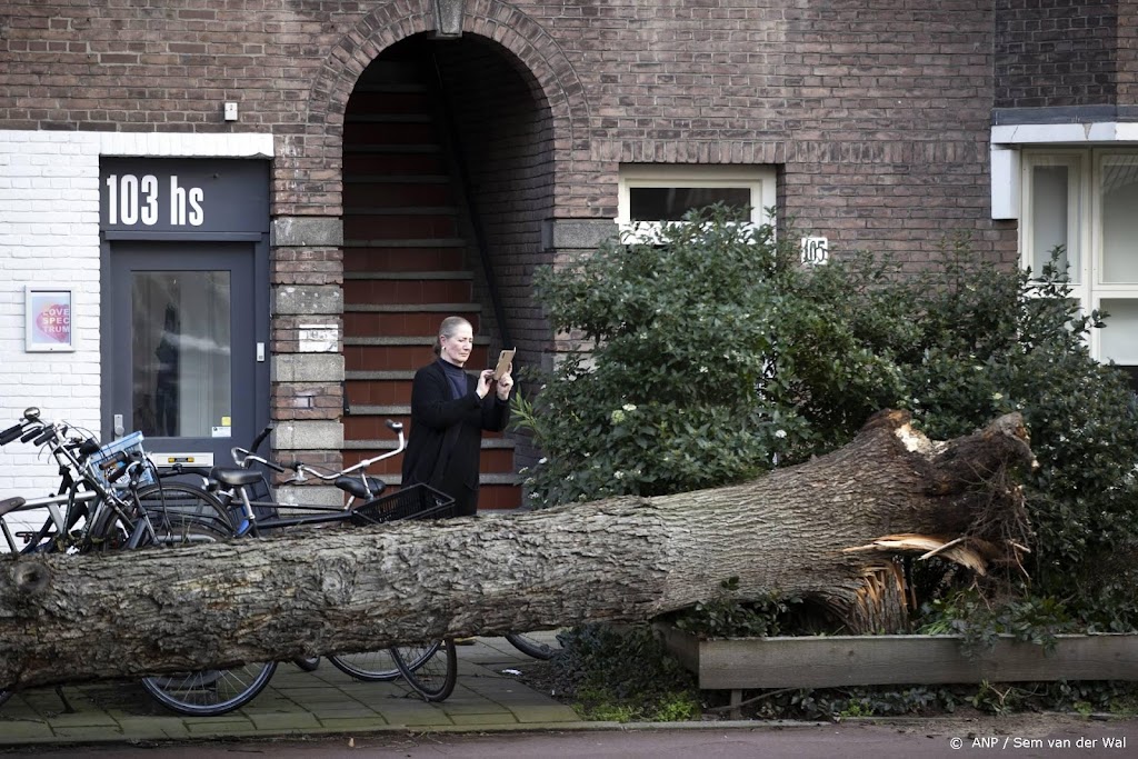 Politie in Amsterdam waarschuwt: ga niet meer de straat op