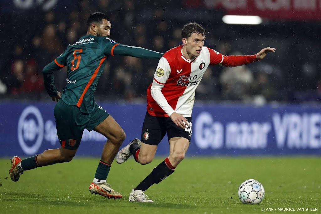 Feyenoord neemt laat afstand van tiental RKC Waalwijk 