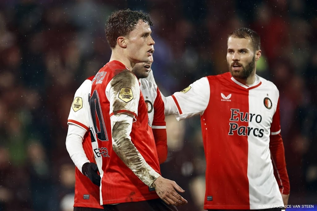 Wieffer kopt Feyenoord in slotfase langs tiental van RKC Waalwijk
