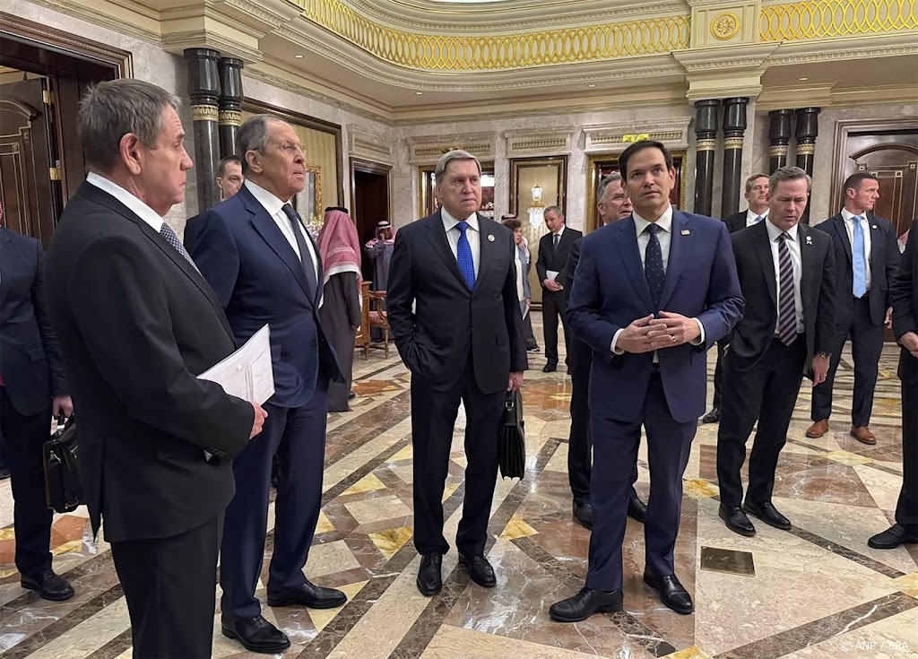 Buitenlandministers VS en Rusland: vooral het contact herstellen