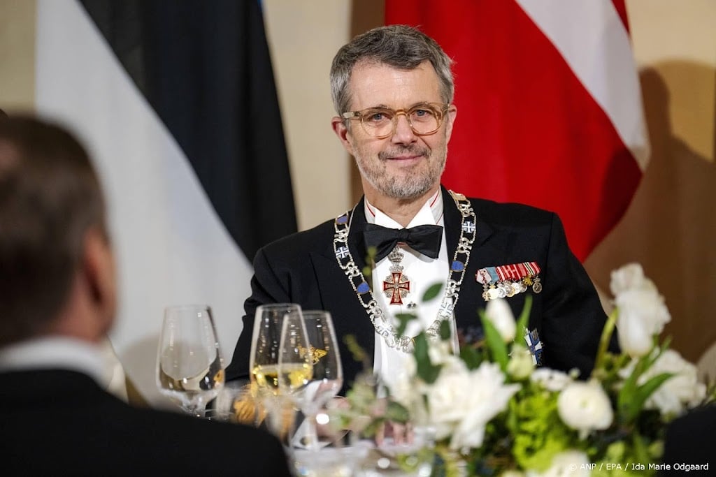 Deense koning komt aan in Groenland om steun te betuigen