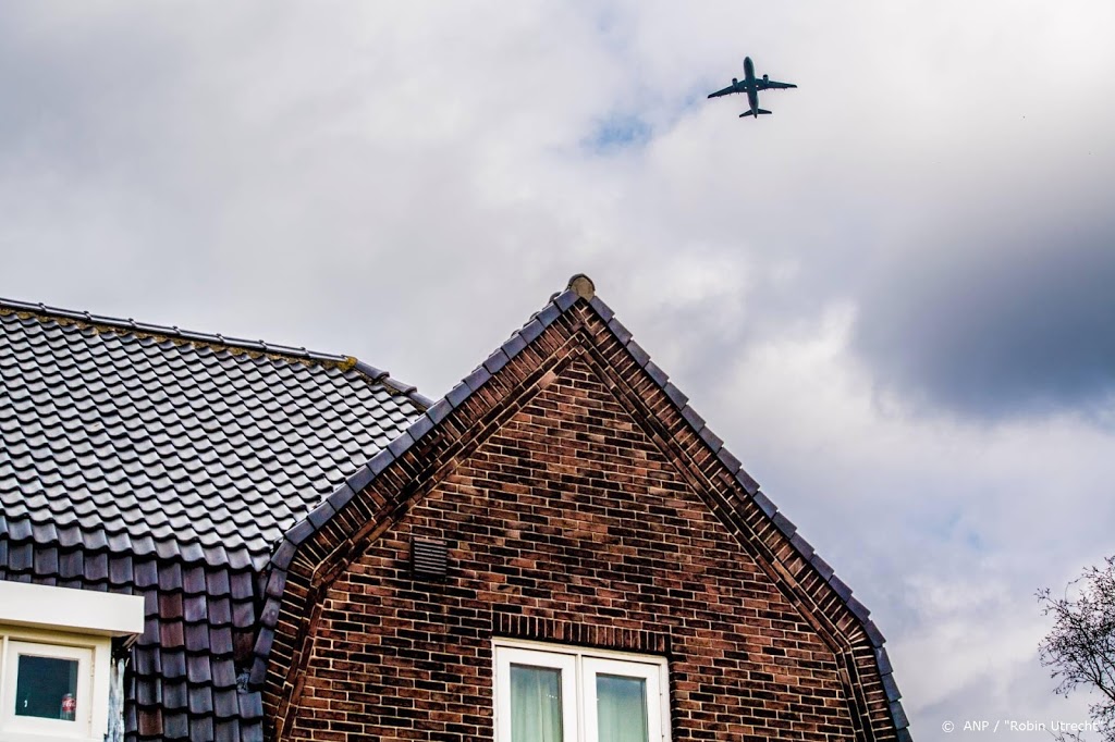 Omwonenden Schiphol blij met minder vliegtuiglawaai