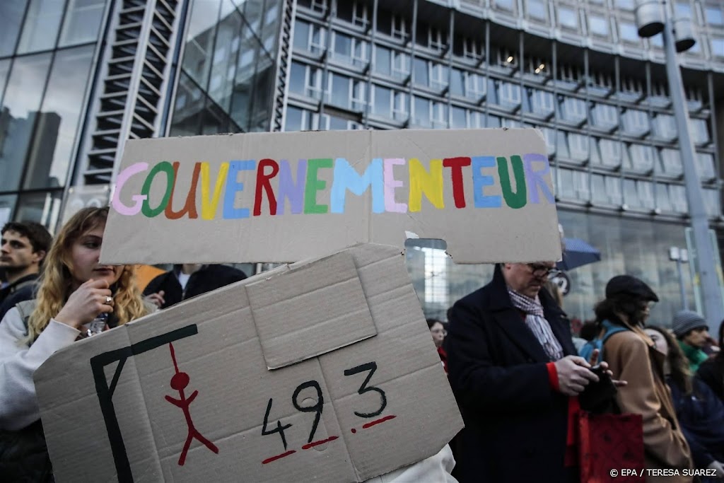Franse politie treedt op tegen betogers in onder meer Parijs
