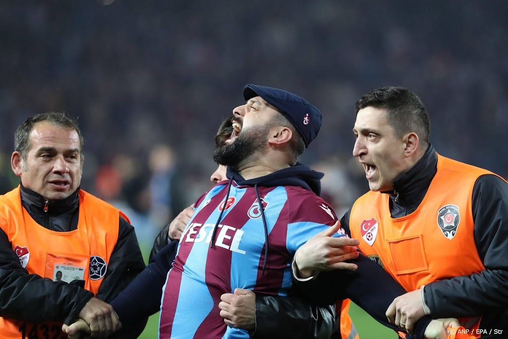 Twaalf arrestaties na geweld in voetbaltopper Turkije