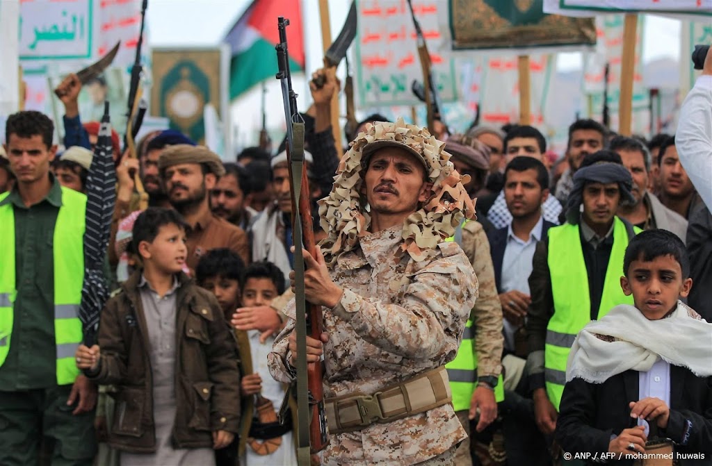 Houthi's vuren raket af op Israël, dreigen met meer aanvallen