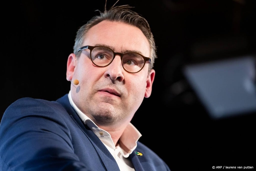 De Mos ontkent niet-Nederlandssprekende flyeraars in te huren