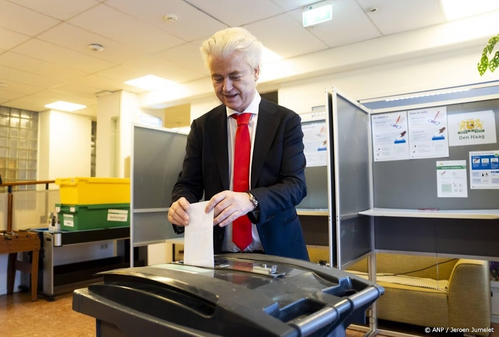 Wilders stemt voor gemeenteraadsverkiezingen in woonzorgcentrum