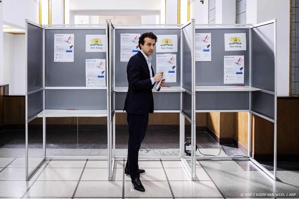 Klaver brengt stem uit in Kunstmuseum Den Haag