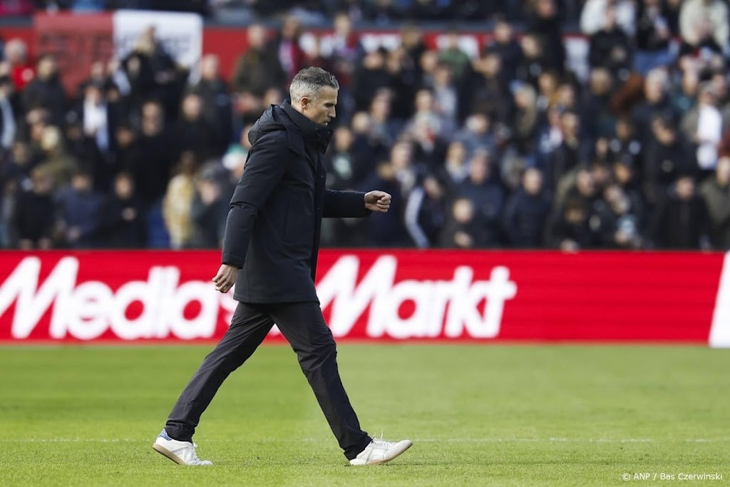 Te Kloese verzekert dat Van Persie seizoen afmaakt bij Feyenoord