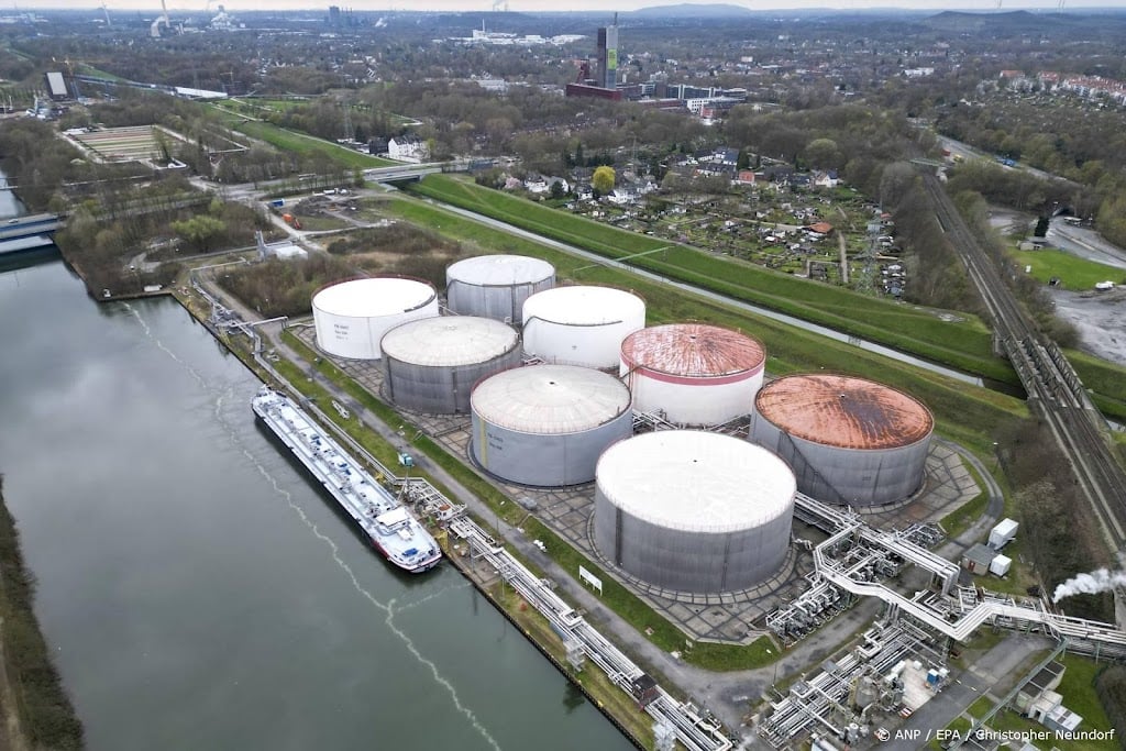 Verliezen op beurzen, olieprijzen almaar verder omhoog