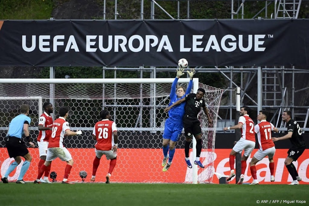 Braga volgt voorbeeld Sporting en buigt in Europa achterstand om
