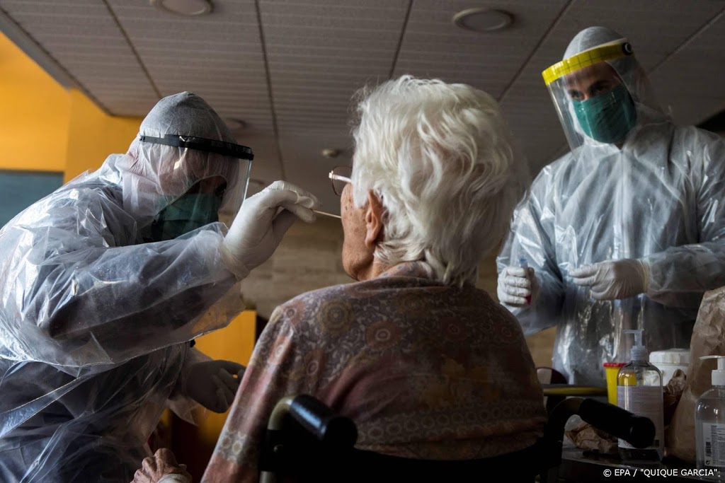 'Mogelijk 7500 doden door coronavirus in Engelse verpleeghuizen'