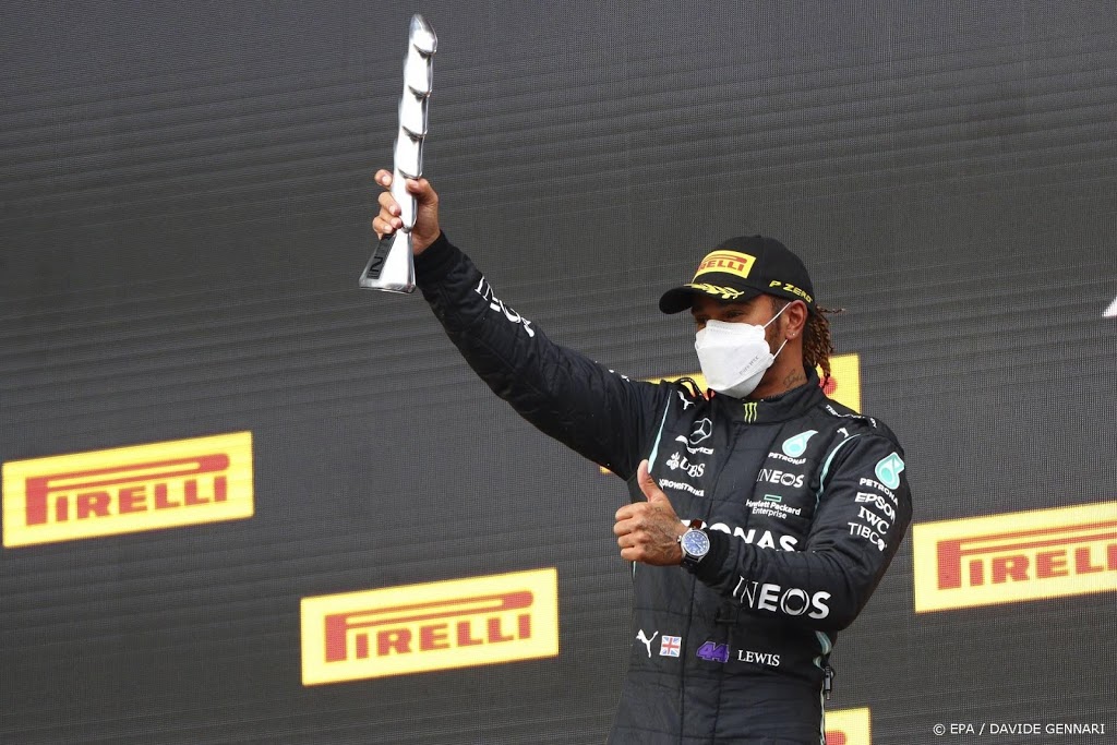 Hamilton herstelt zich snel van zeldzame fout