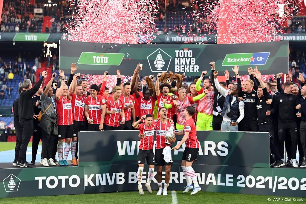 PSV wil Ajax nu ook in de race om de landstitel verslaan