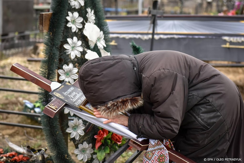 Poetin eert eenheid beschuldigd van gruwelen in voorstad bij Kiev