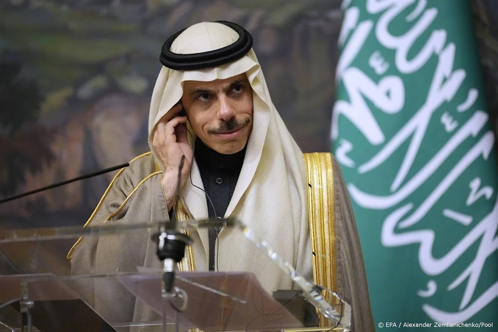 Saudische minister voor het eerst sinds jaren naar Syrië