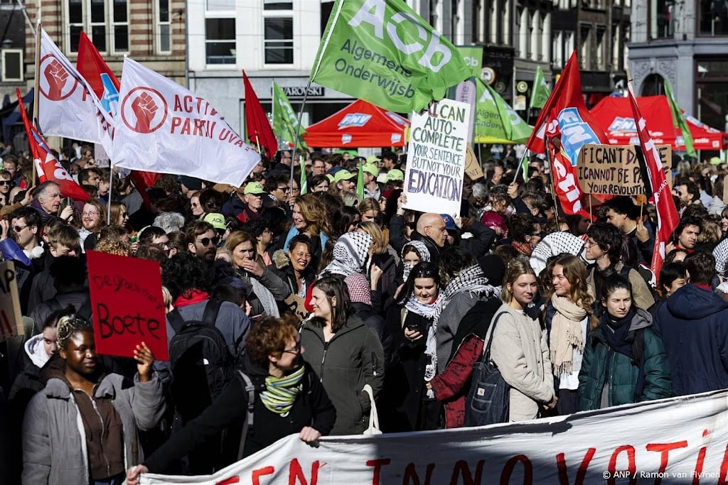 Voorzitter Onderwijsbond woedend en noemt bezuinigingen wanbeleid