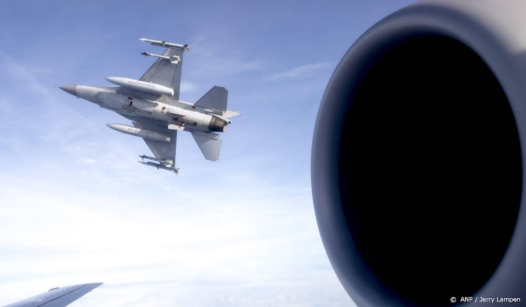 F-16's onderscheppen vliegtuig boven Nederland na bommelding
