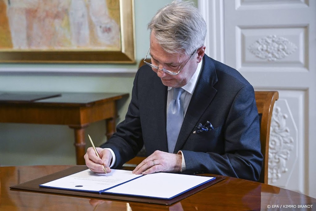 Finland en Zweden vragen officieel lidmaatschap NAVO aan