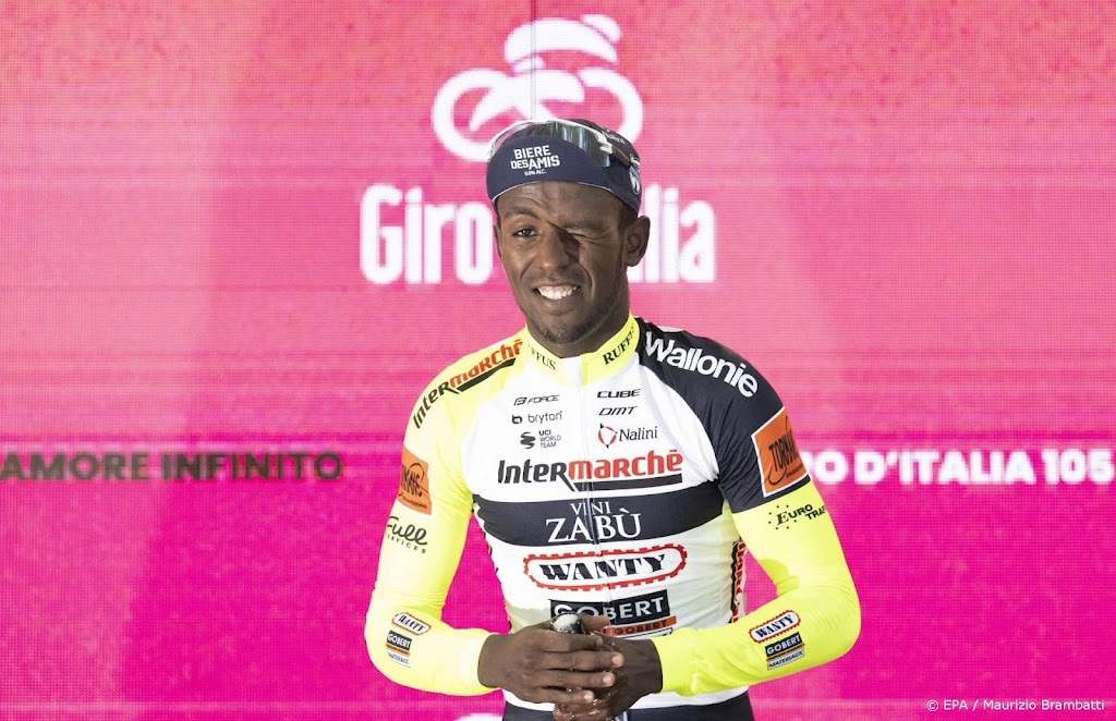 Girmay verlaat Giro na ongeluk met kurk