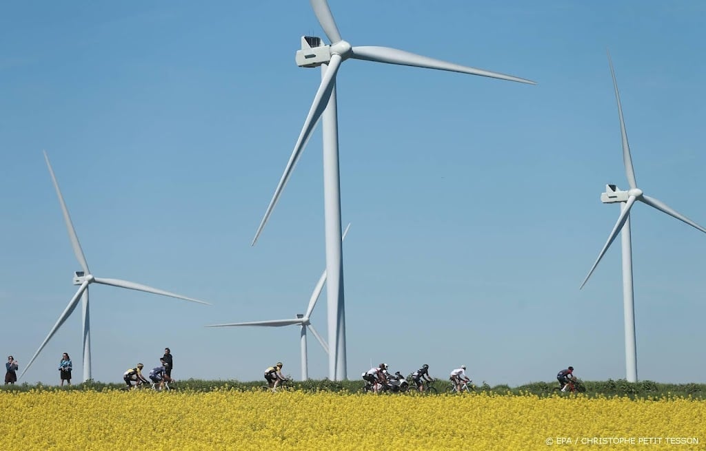 Von der Leyen: vergunning voor windmolen binnen een jaar verlenen