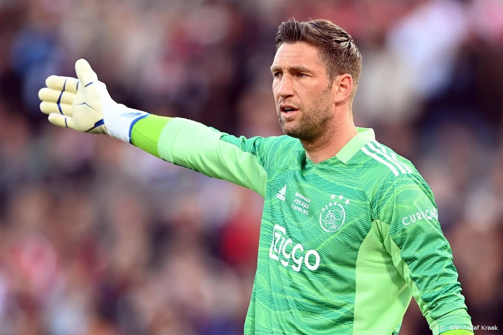 Ajax-doelman Stekelenburg (40) stopt na dit seizoen