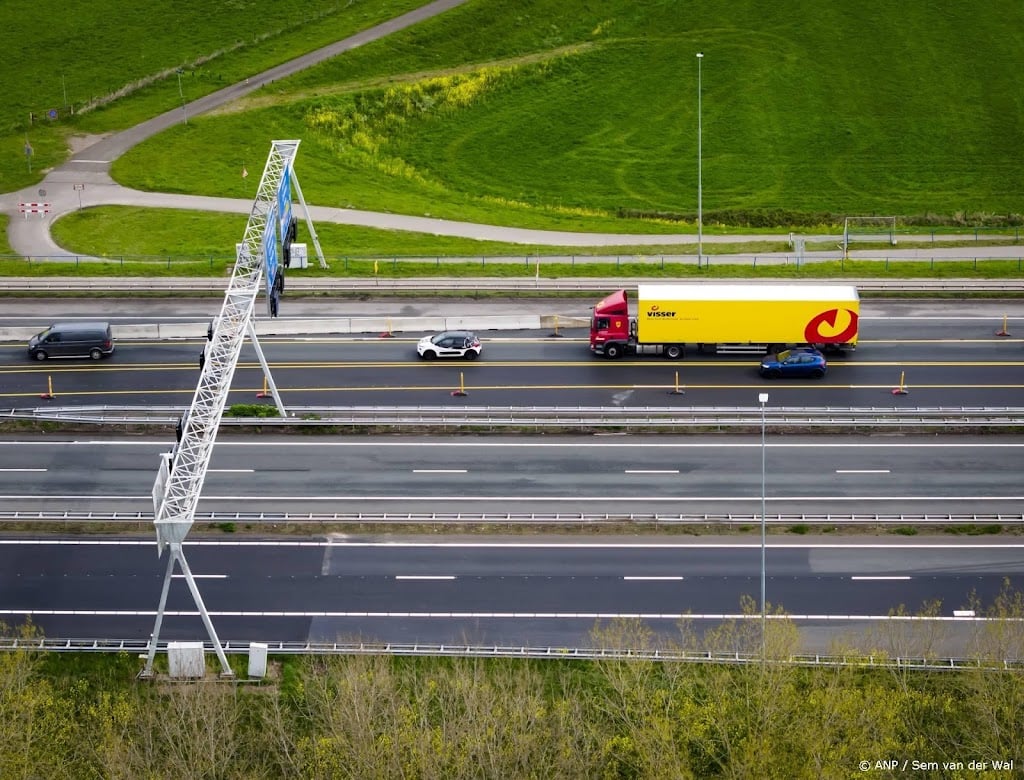 Test op A58 met nieuw systeem voor schonere bermen gestart