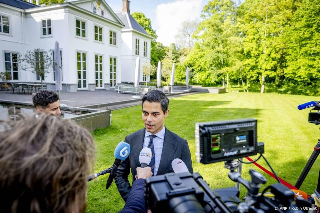 Kabinet overlegt met gemeenten na geweld bij asielzoekerscentra