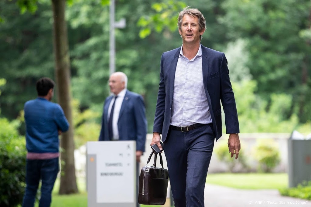 KNVB steunt Van der Sar: 'kaskrakers' in tweede seizoenshelft
