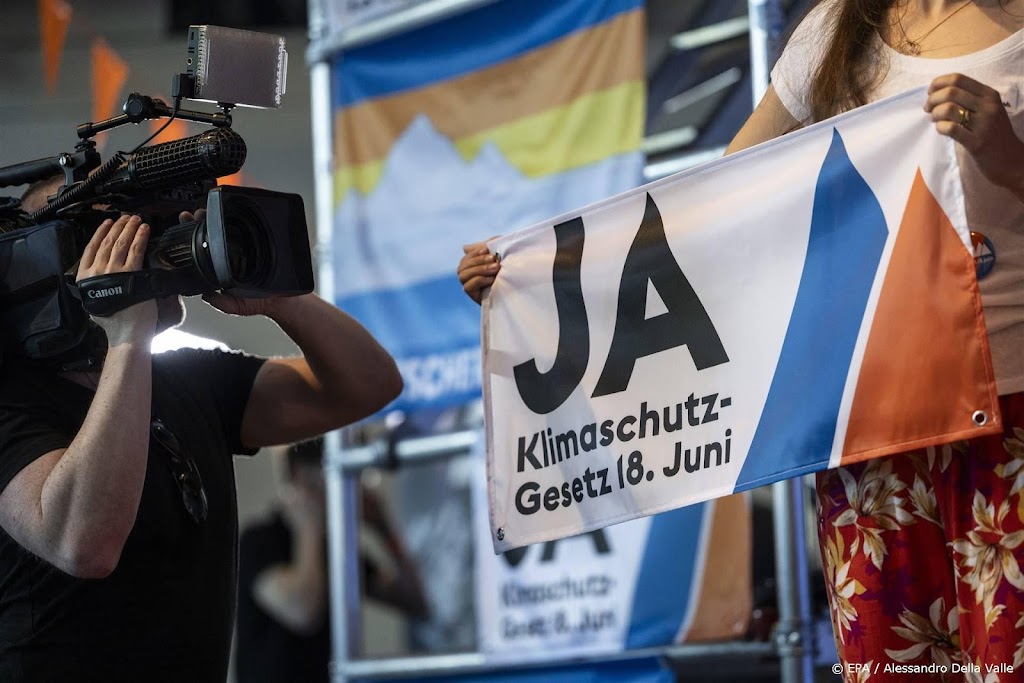 Zwitsers stemmen in referendum voor klimaatbeschermingswet