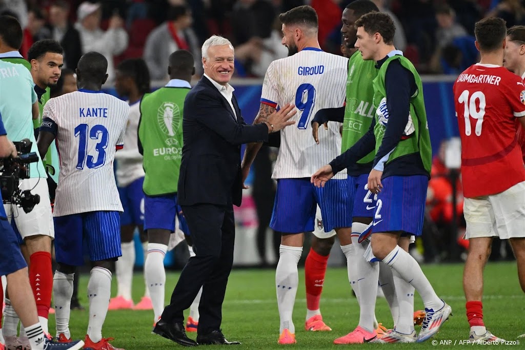 Giroud heeft lichte klachten en krijgt rust bij Fransen