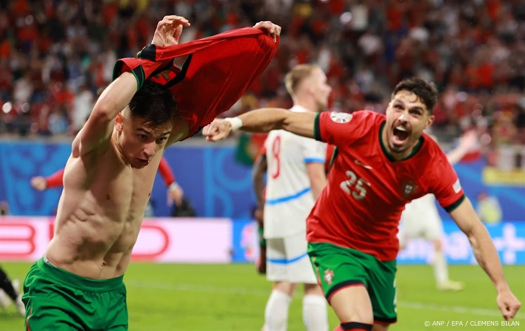 Portugal pakt in blessuretijd drie punten tegen Tsjechië