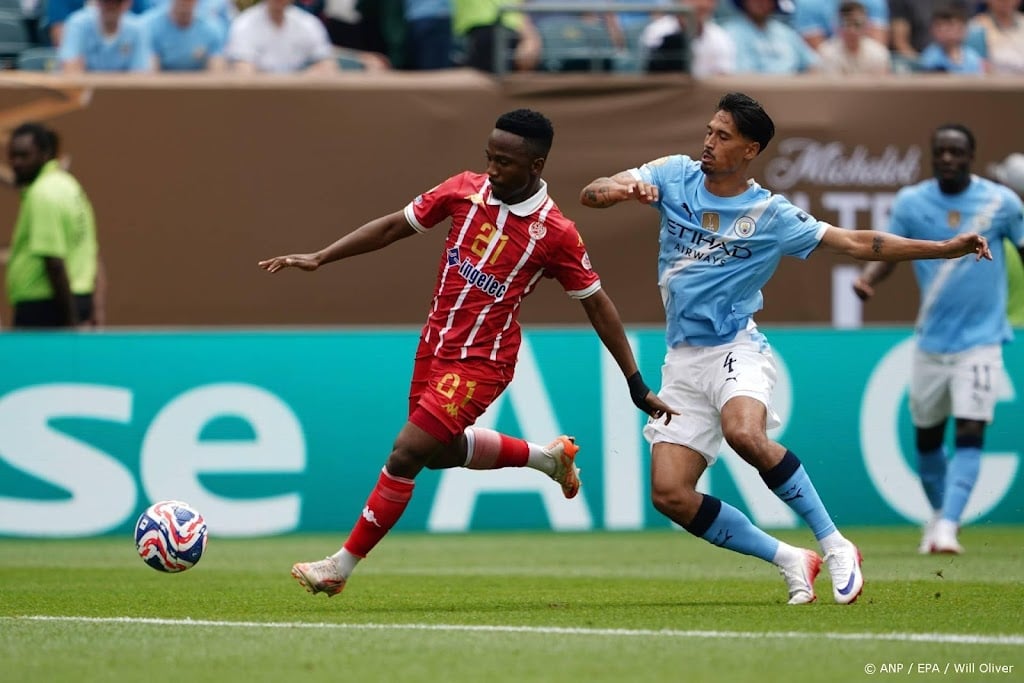 Manchester City wint op WK voor clubs bij debuut Reijnders