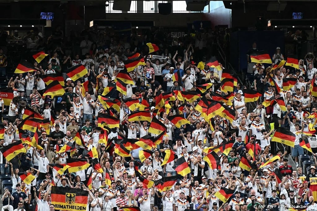 Duitse man die werd afgebeeld als Hitler op WK doet aangifte