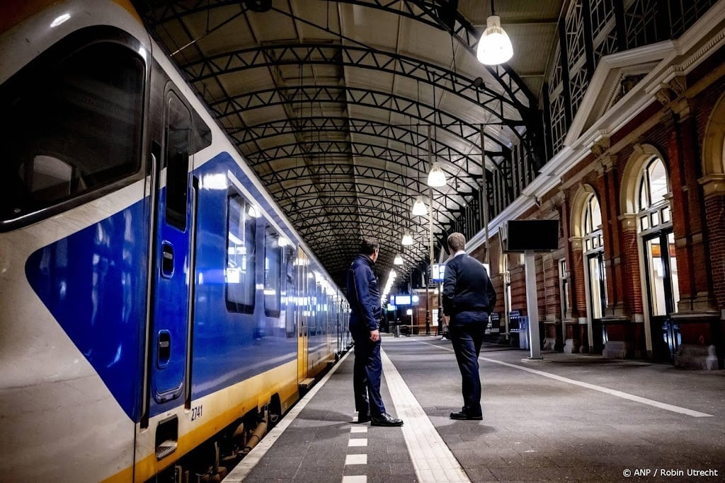 Staking bij NS duurt 4 uur, zegt FNV
