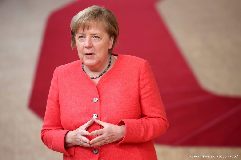 Merkel krijgt dirigeerstokje voor verjaardag