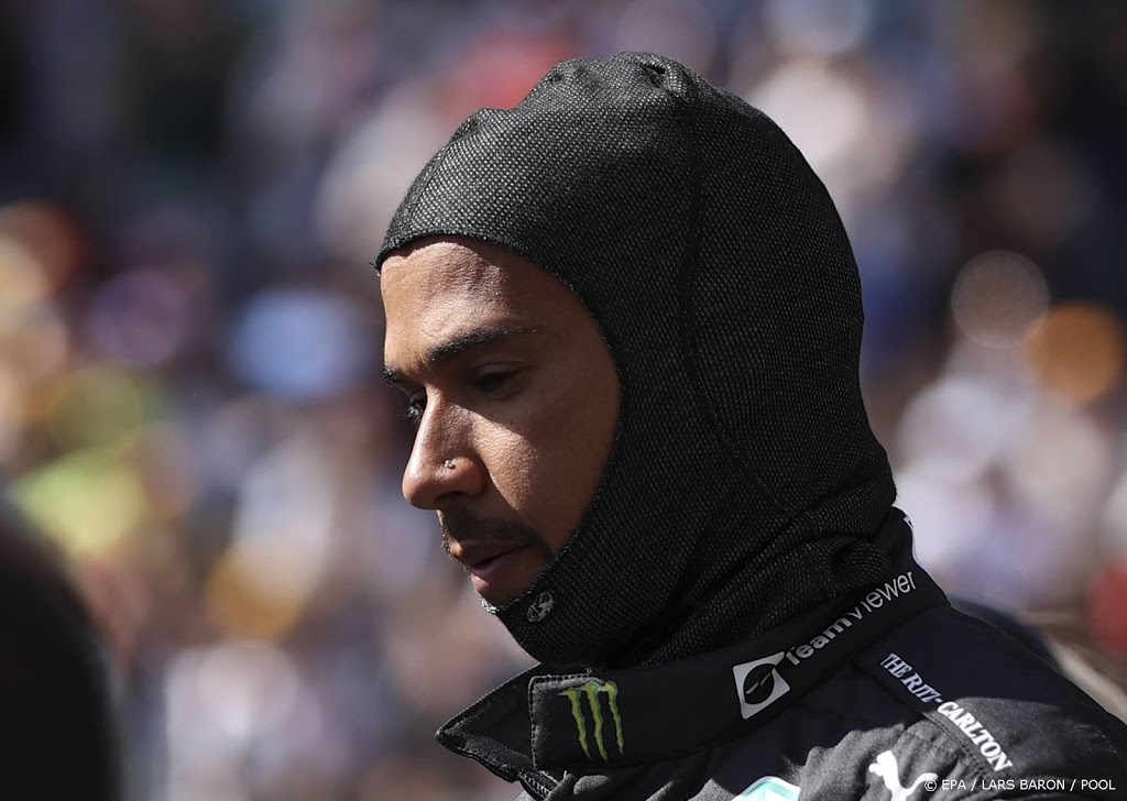 Tijdstraf Hamilton voor veroorzaken botsing met Verstappen