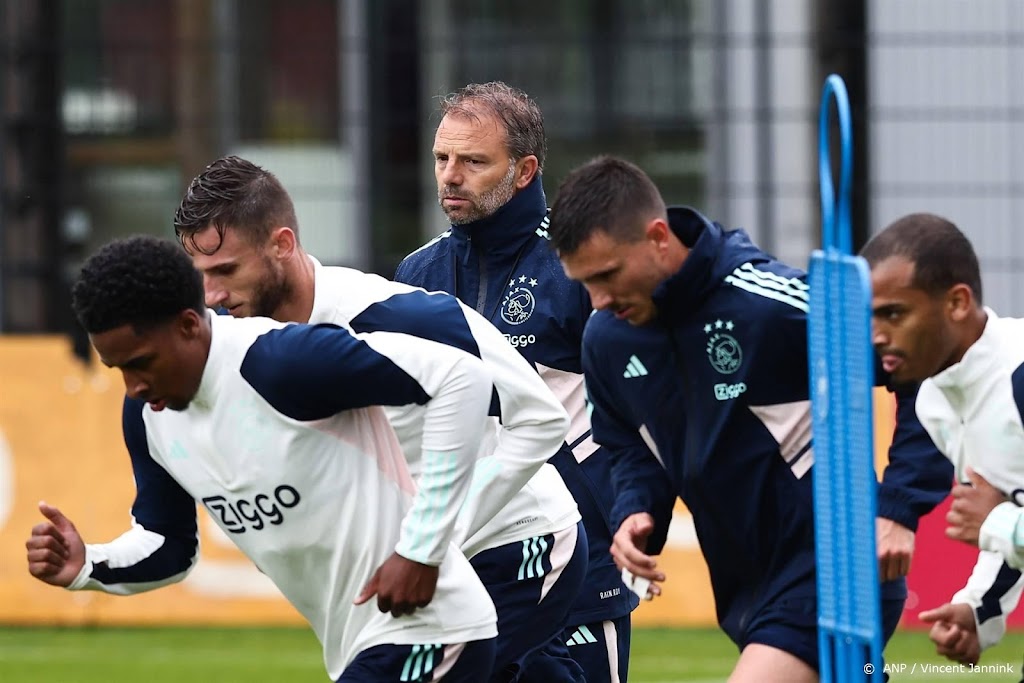 Ajax boekt ruime oefenzege op Sjachtar Donetsk 