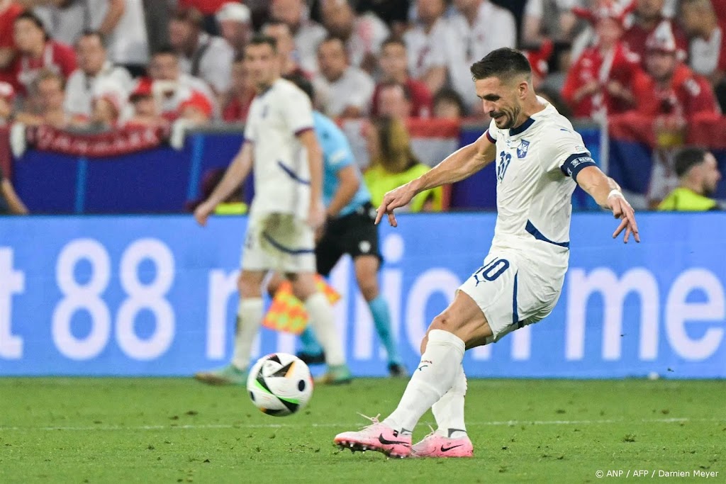 Voormalig aanvoerder Tadic stopt als international Servië 