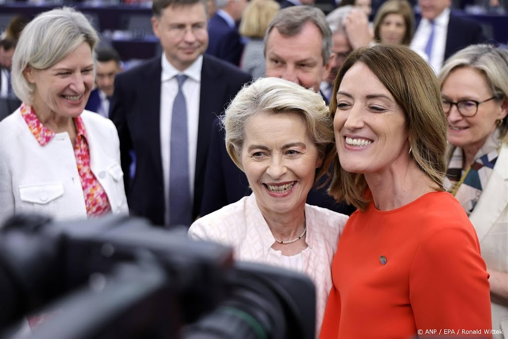 Leiders feliciteren Von der Leyen met herverkiezing