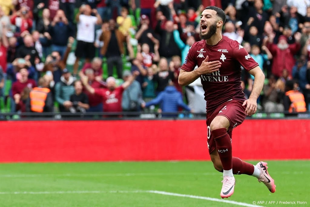 Gedeeld EK-topscorer Mikautadze tekent bij Olympique Lyon