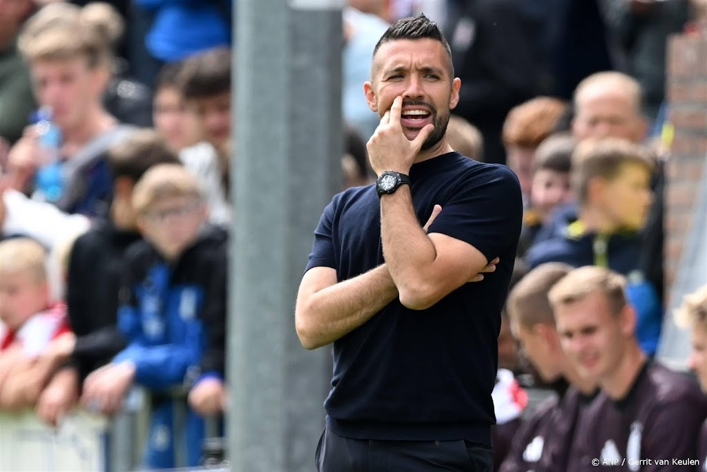 Ajax-trainer Farioli rekent tegen FK Vojvodina niet op Traoré 