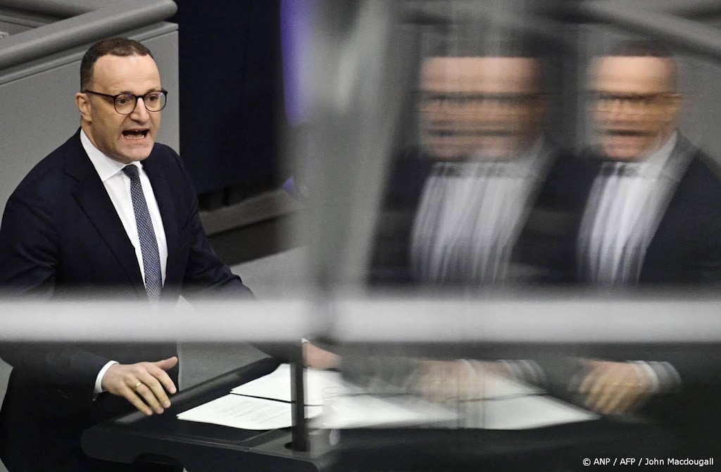 CDU-fractievoorzitter Spahn treedt af na kritiek om draagmoeder
