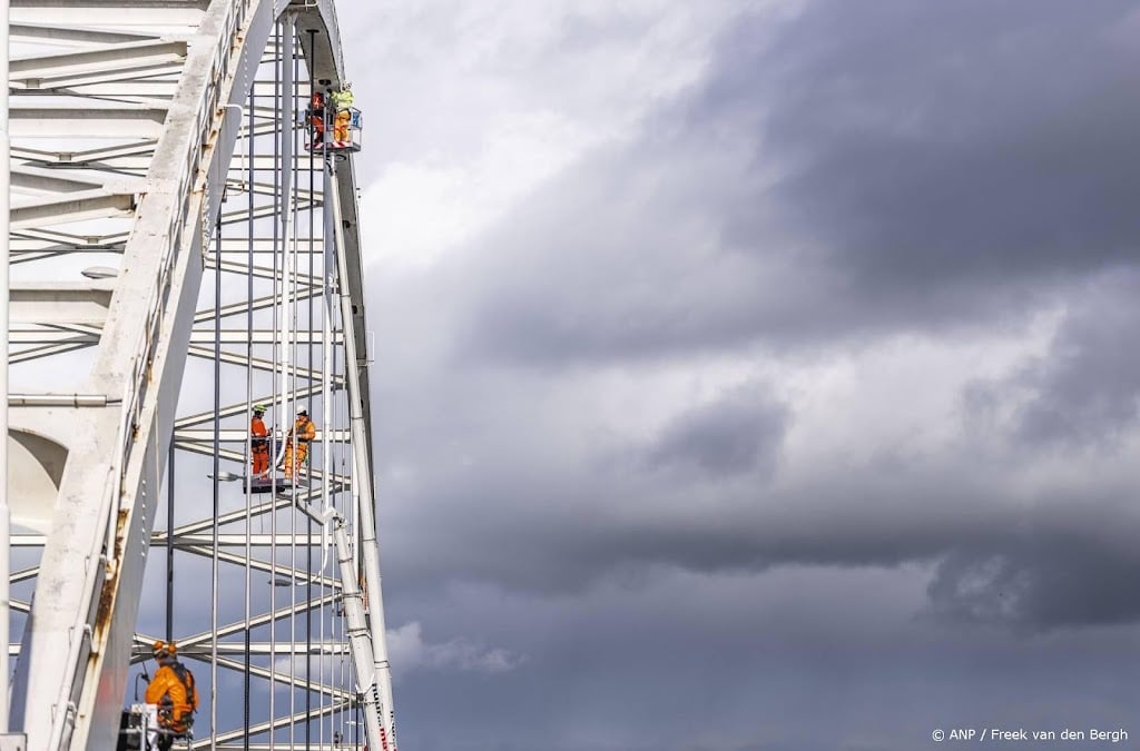Verbod vrachtverkeer Merwedebrug, brugconstructie niet veilig