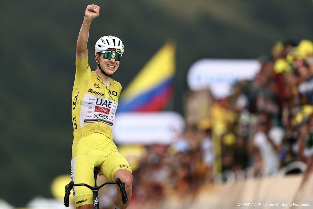 Pogačar boekt in Vogezen 25e etappezege in Tour de France