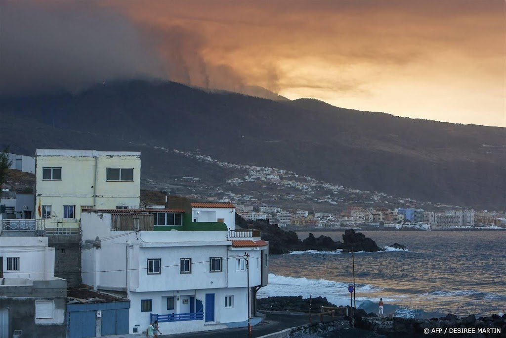 Al bijna 3300 hectare verwoest door bosbrand Tenerife
