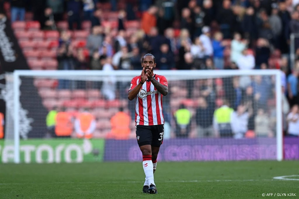 Engelse voetballer Walcott (34) beëindigt loopbaan