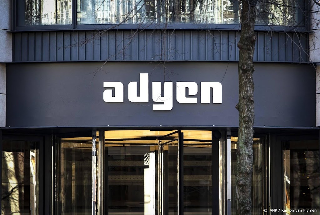 Adyen verder omlaag na koersval, ook AEX licht lager