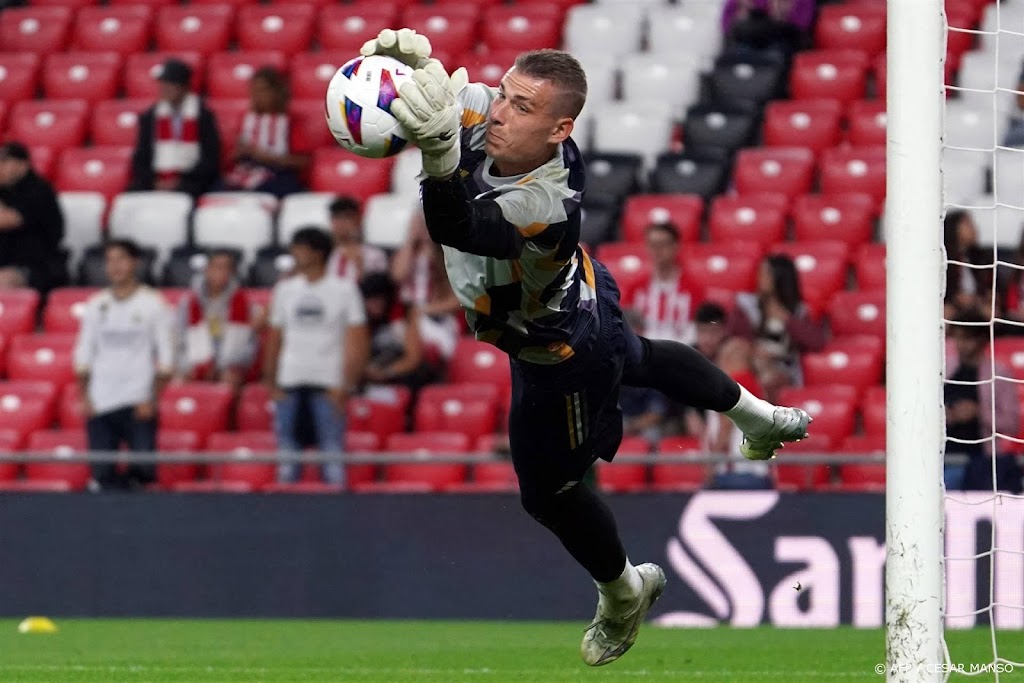 Real-coach Ancelotti geeft keeper Loenin opnieuw het vertrouwen