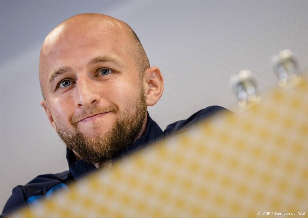 Aanvoerder Trauner keert terug in selectie van Feyenoord